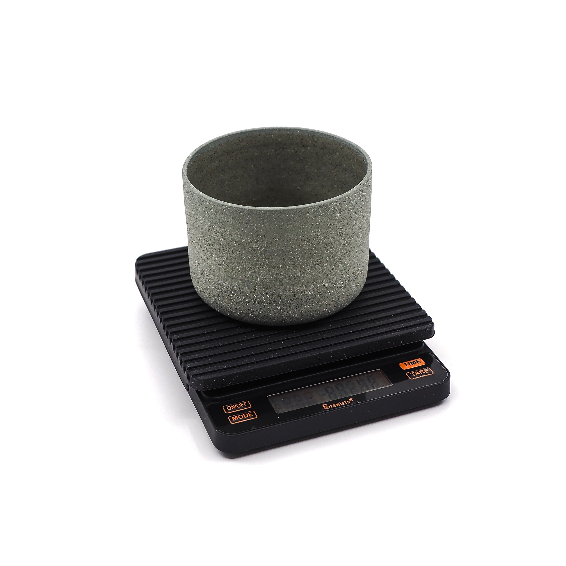 https://fosterandblack.com/cdn/shop/products/Brewista-smart-scale-black-rubber-mat-ghost-ceramic-cup.jpg?v=1555897854&width=1946